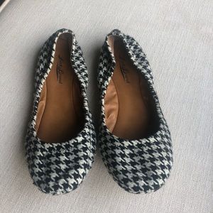 Lucky brand herringbone flats size 8 lightly used
